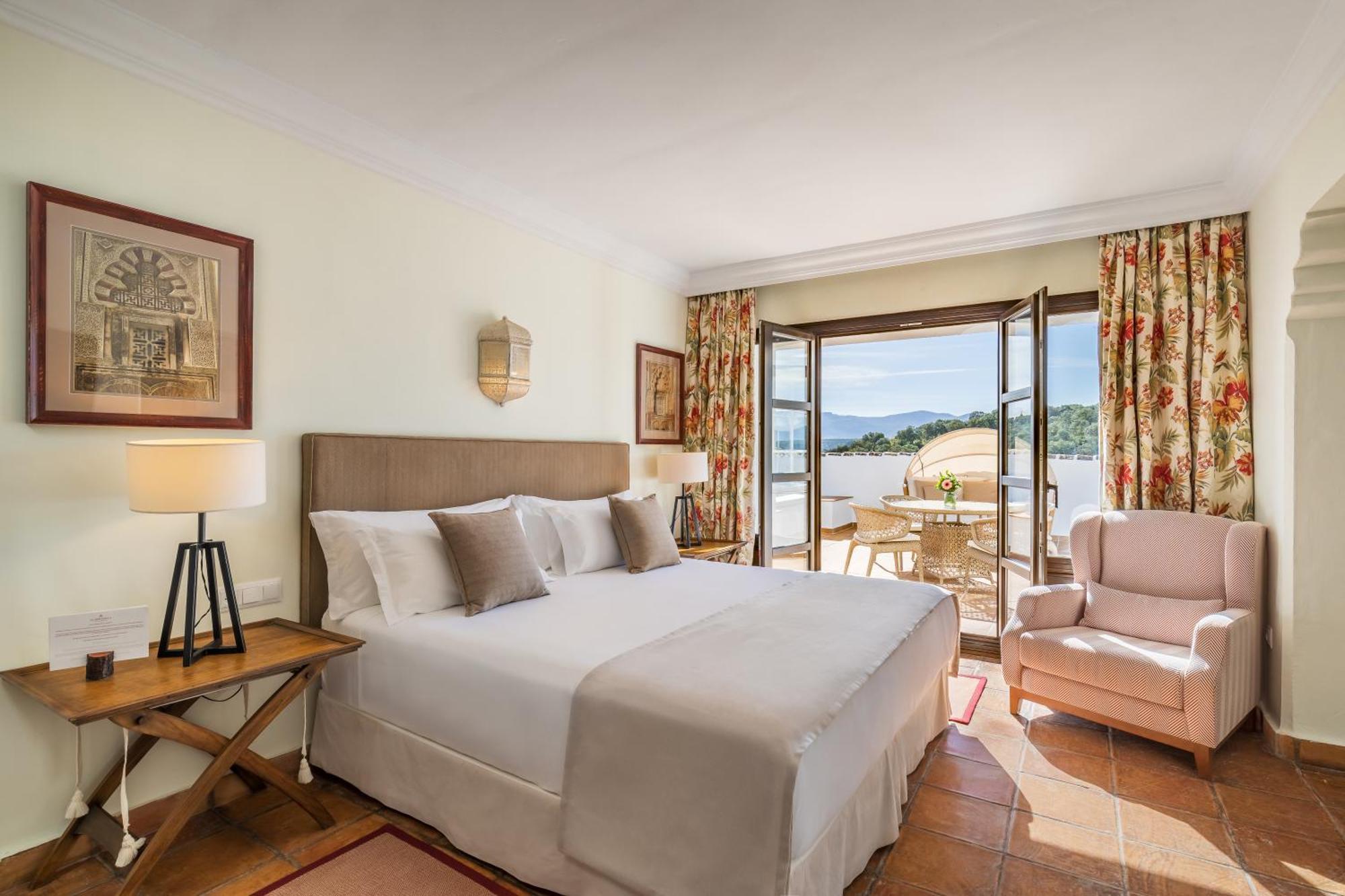 La Bobadilla, A Royal Hideaway Hotel Вильянуэва-де-Тапиа Экстерьер фото